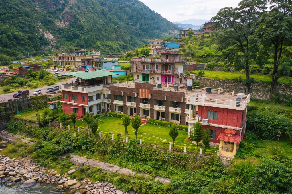 Garhwal Himalayas and approach to Harsil region